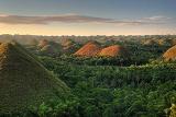 Die Chocolate Hills sind das Wahrzeichen der Insel Bohol