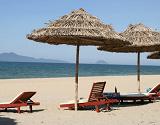 Einsamer Strand an der Küste von Vietnam